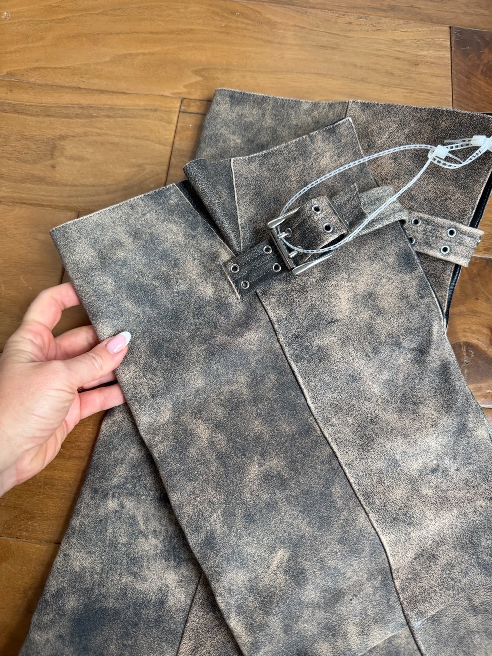 NWT Steve Madden Baddie Distressed Leather Over-The-Knee Moto Boots Sz 6,5 - Picture 14 of 16